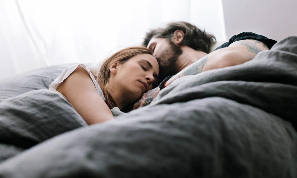 Nằm mơ thấy vợ ngoại tình và cảm xúc giận dữ